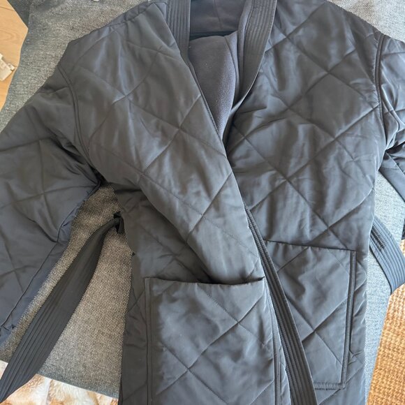 Alo Urbanite Jacket in Black - Picture 5 of 5